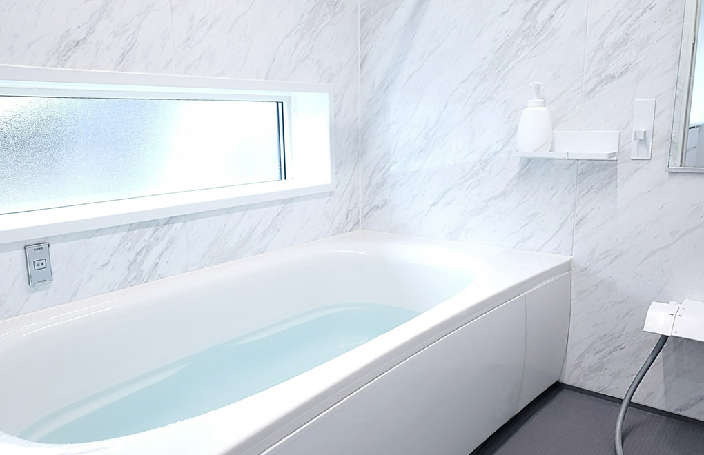お風呂の窓をなくすリフォームってあり？メリット・デメリットを解説