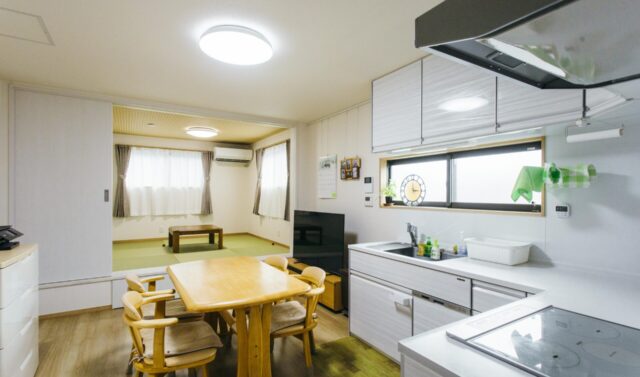 狭小住宅でも収納たっぷり、家族の想いを叶えた快適空間